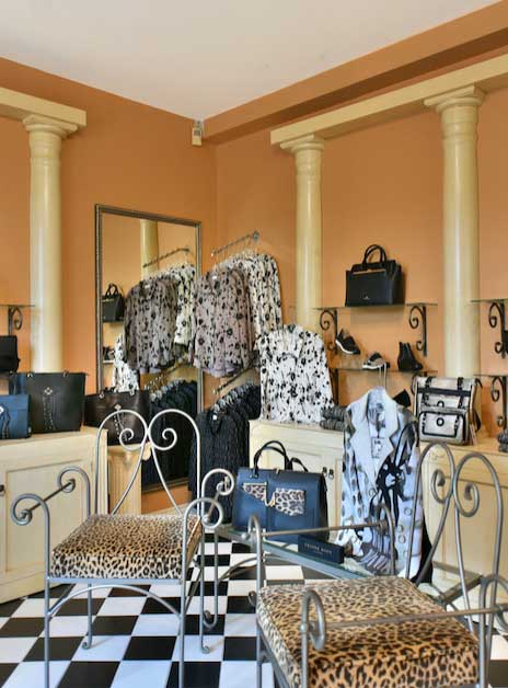 exterior arezzo boutique